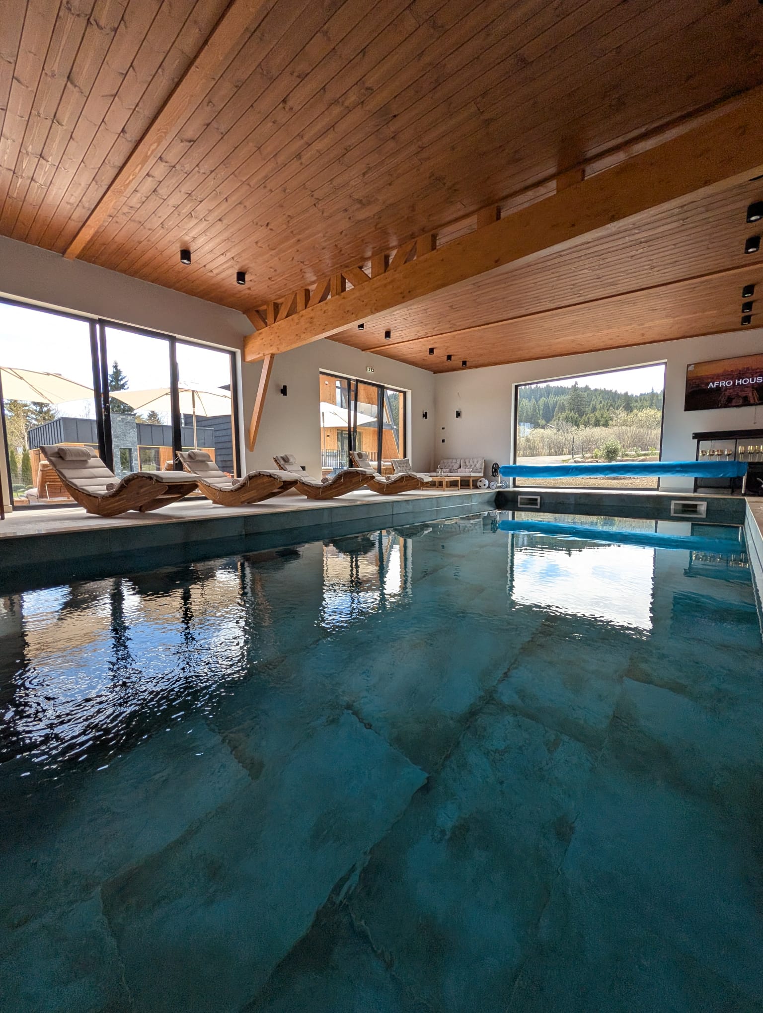 Arc Chalet Transylvania piscina interioara